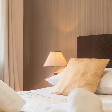 Golden Gostinjska kuća 4*