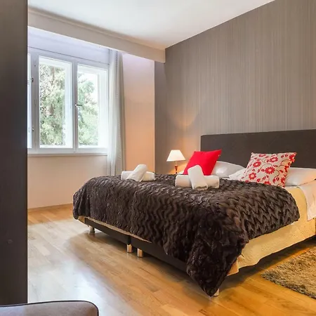 Golden ゲストハウス 4*